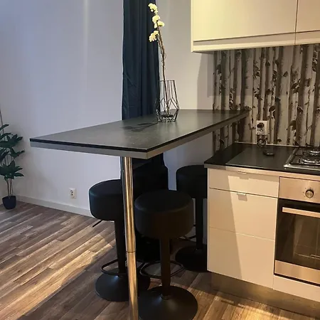 Workation, Centre, 4-5 Persons 3-4 Nights Best Offer, Nature Park Metro 1Min , 15 Min Palac Kultury, Balcony, Quiet, Easy Parking Chroniony Warschau Exterior foto