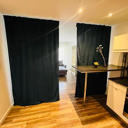 Workation, Centre, 4-5 Persons 3-4 Nights Best Offer, Nature Park Metro 1Min , 15 Min Palac Kultury, Balcony, Quiet, Easy Parking Chroniony Warschau Exterior foto