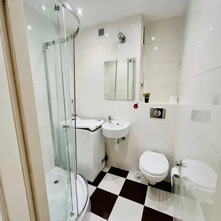 Workation, Centre, 4-5 Persons 3-4 Nights Best Offer, Nature Park Metro 1Min , 15 Min Palac Kultury, Balcony, Quiet, Easy Parking Chroniony Warschau Exterior foto